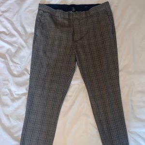 H&M Skinny Fit plaid pants. Size US 34 . Good condition .